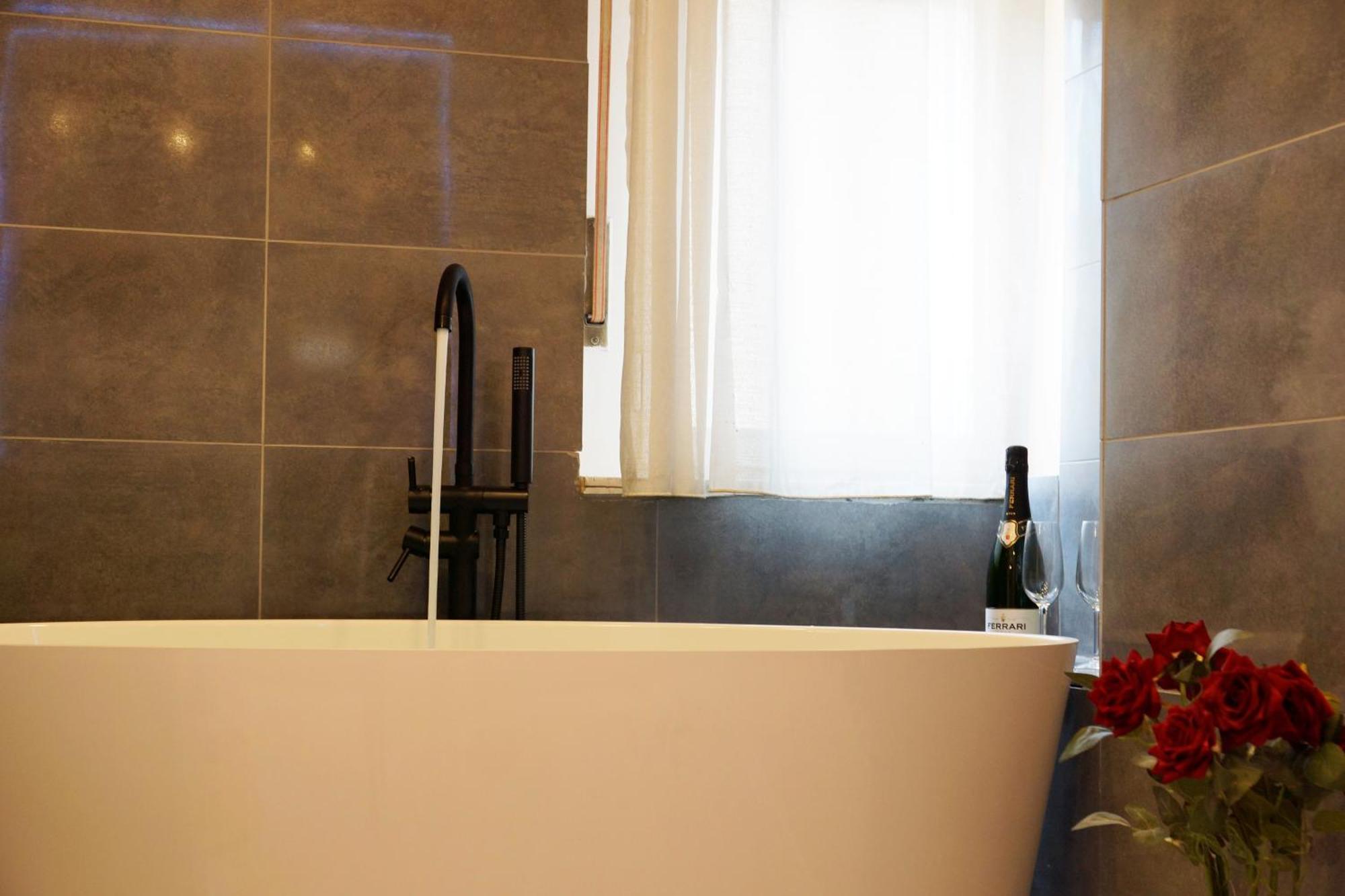 Casa Rosmini Rooms, Dolomia Best Home เตรนโต ภายนอก รูปภาพ