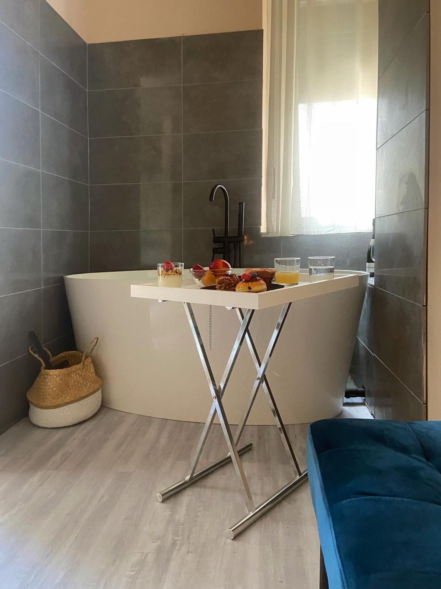 Casa Rosmini Rooms, Dolomia Best Home เตรนโต ภายนอก รูปภาพ